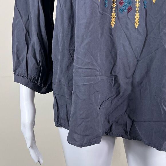 Andreé by Unit Boho Floral Embroidered Peasant Blouse in Blue/Gray - Picture 3 of 9